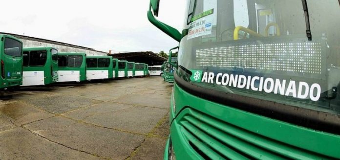 É aprovada em primeiro turno PL que determina empresas implantarem ar-condicionado em ônibus do DF