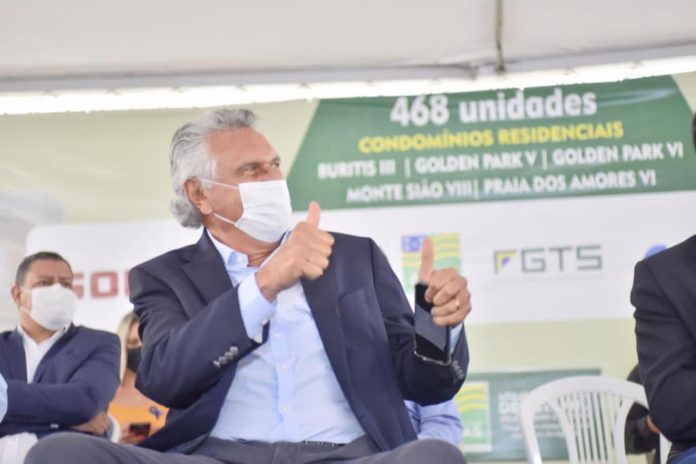 “Vamos mudar o Entorno do DF”, diz Caiado ao entregar mais 468 moradias à população de Valparaíso