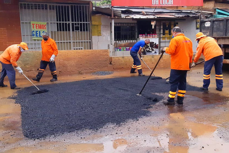 GDF Presente reforça limpeza na Estrutural