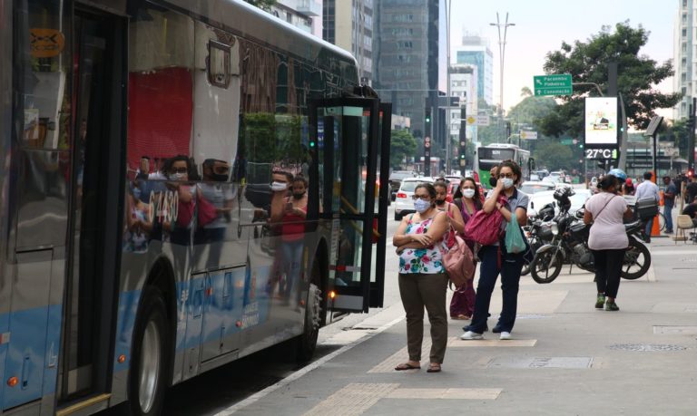 Fiocruz: 21 estados e DF apresentam tendência de queda da SRAG