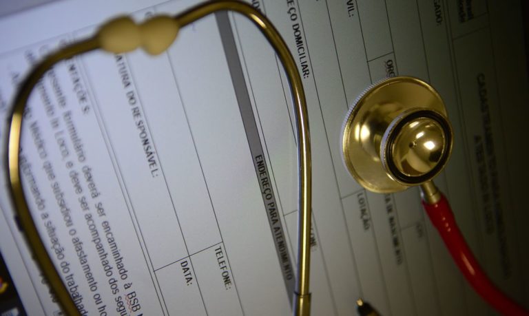 Beneficiários de planos médico-hospitalares aumentam 3,18%, em abril