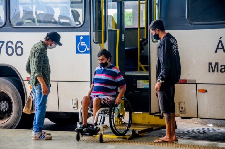 Seminário debate políticas públicas de inclusão na mobilidade urbana