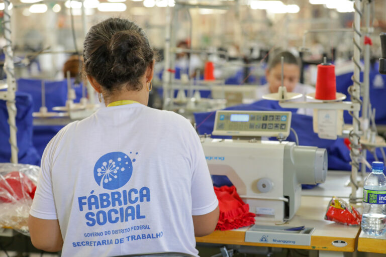 Fábrica Social abre 250 vagas para curso gratuito de corte e costura