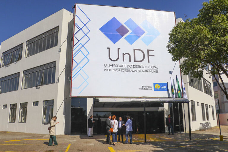 Criada a Política de Assistência Estudantil da Universidade do DF