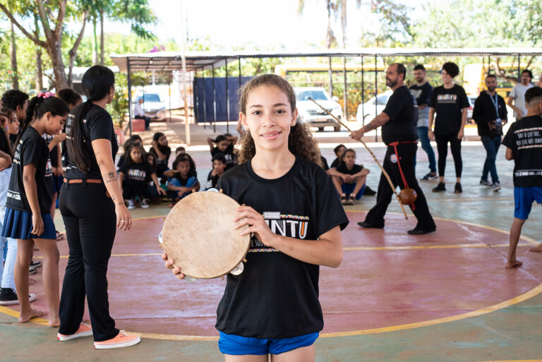 Escolas da rede pública ensinam a valorizar a cultura afro-brasileira