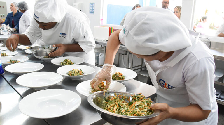 Concurso vai premiar melhor receita de merenda escolar do DF