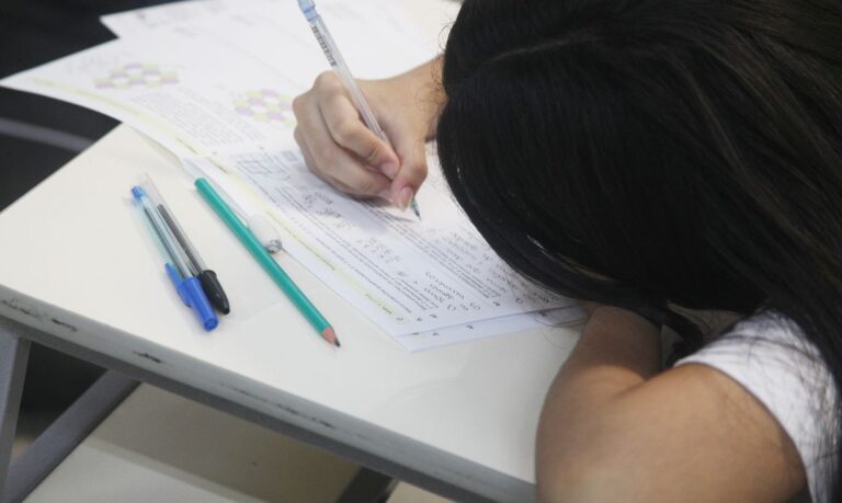 Mais de 900 mil alunos fazem 2ª etapa da Olimpíada de Matemática