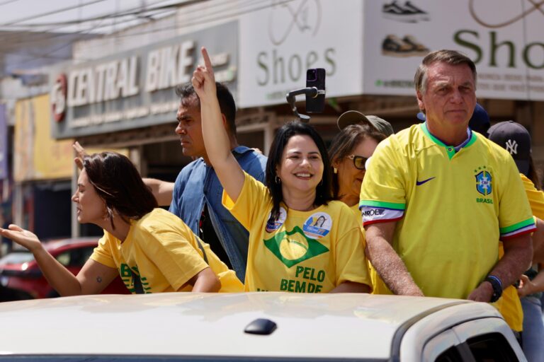 Valparaíso de Goiás realiza a maior carreata política de sua história